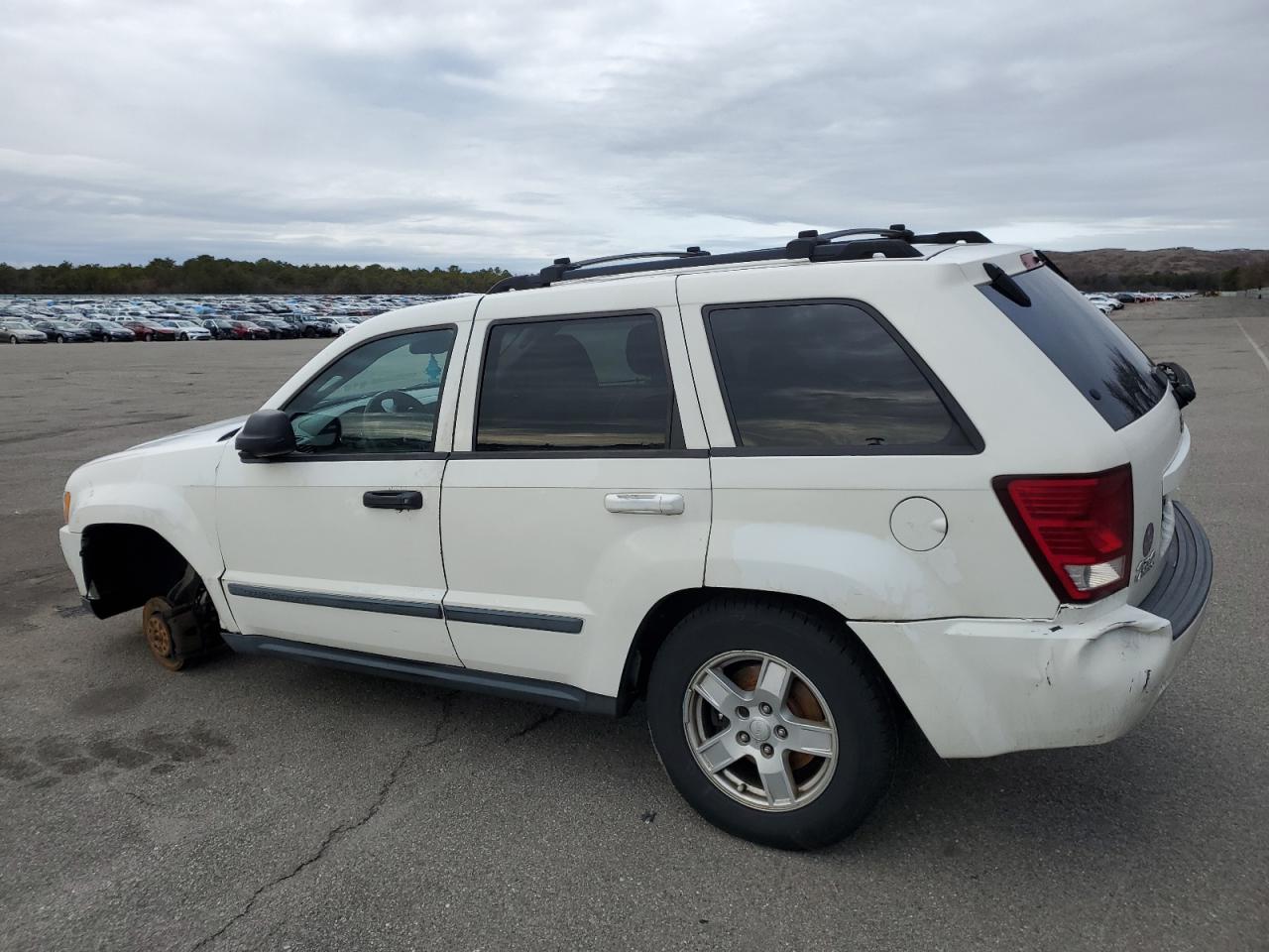 2007 Jeep Grand Cherokee - Image 2