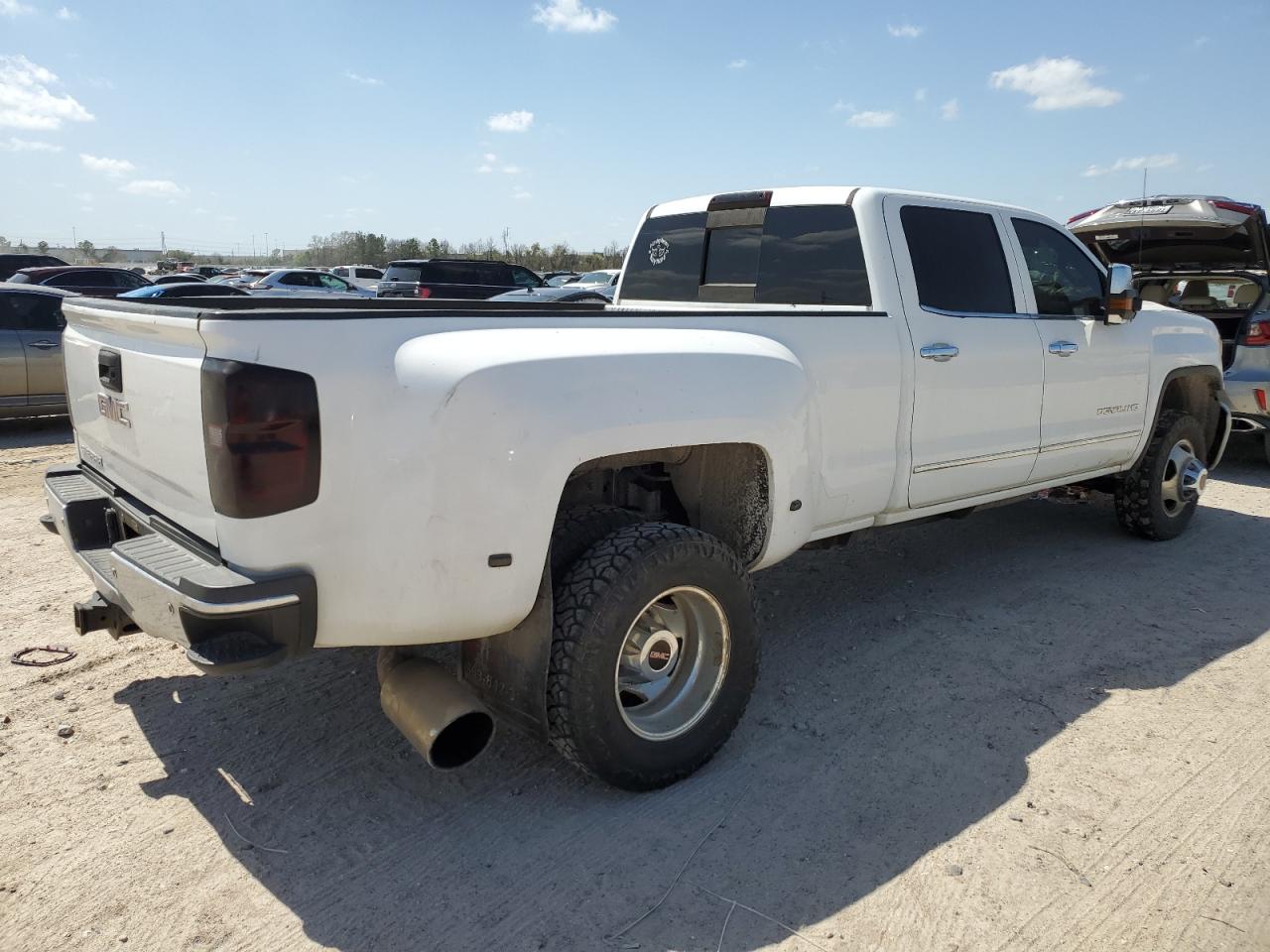 2016 GMC Sierra - Image 3