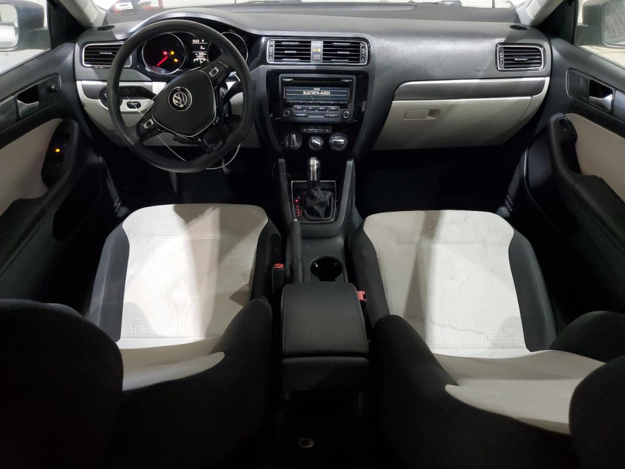 2015 Volkswagen Jetta - Image 8