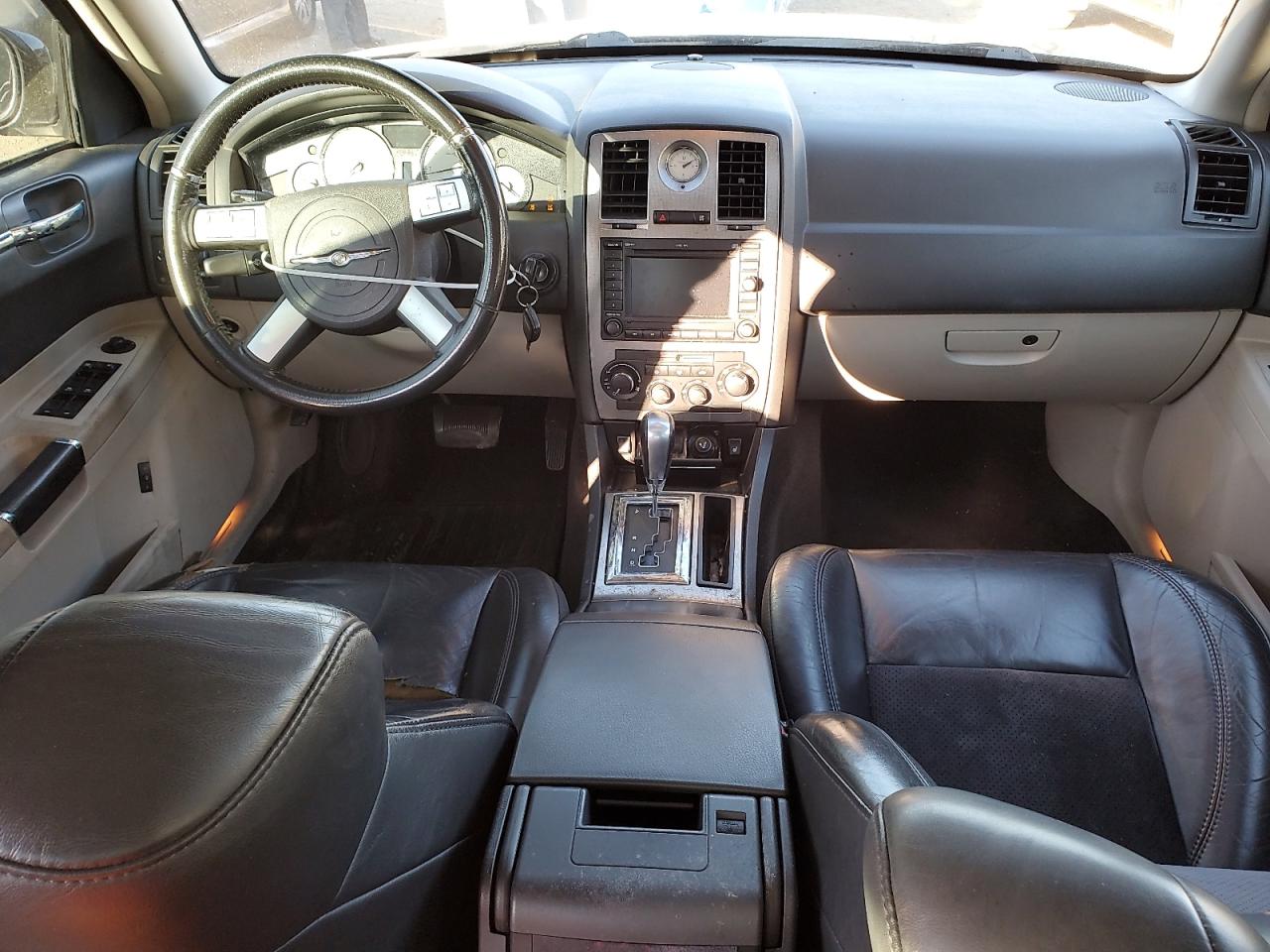 2006 Chrysler 300 - Image 8