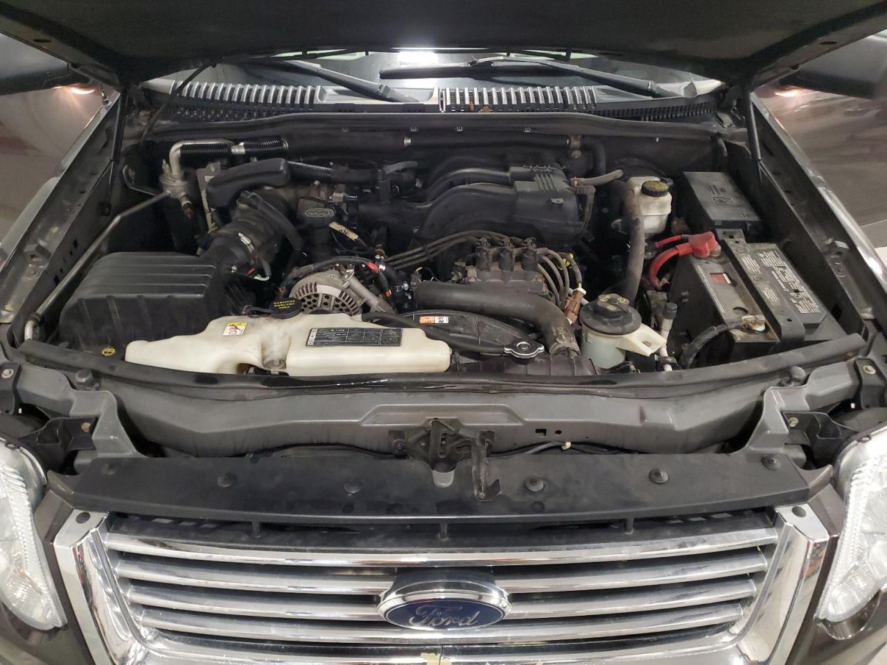 2006 Ford Explorer - Image 12