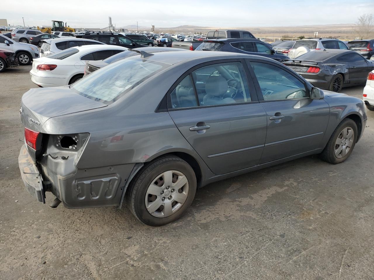 2010 Hyundai Sonata - Image 3
