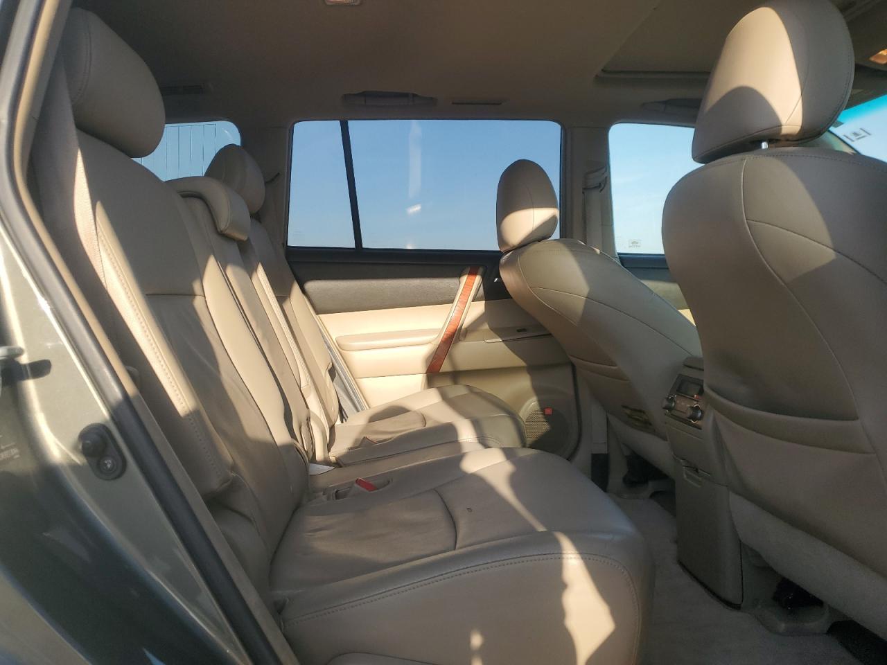 2009 Toyota Highlander - Image 11