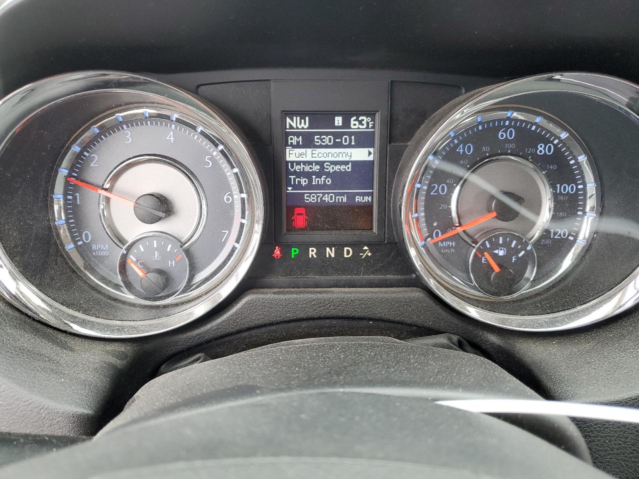 2013 Chrysler Town & Country - Image 9