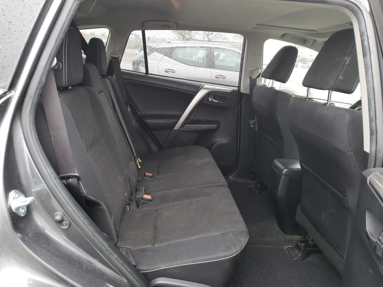 2018 Toyota RAV 4 - Image 11