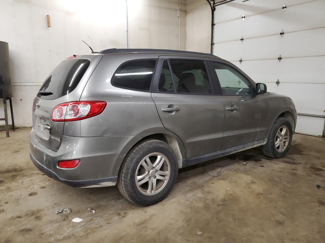 2011 Hyundai Santa Fe - Image 3