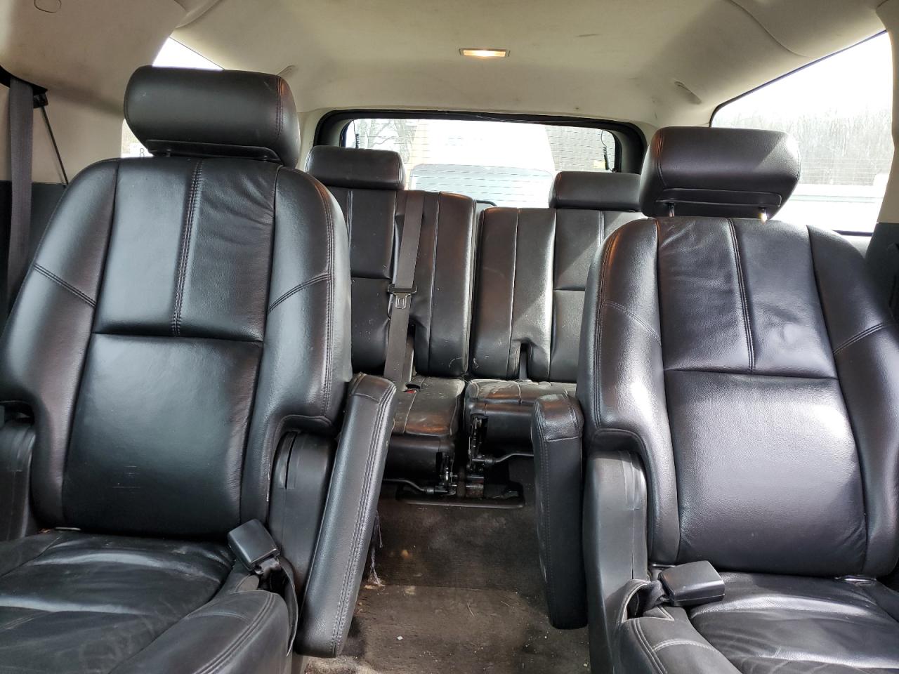 2010 GMC Yukon - Image 10