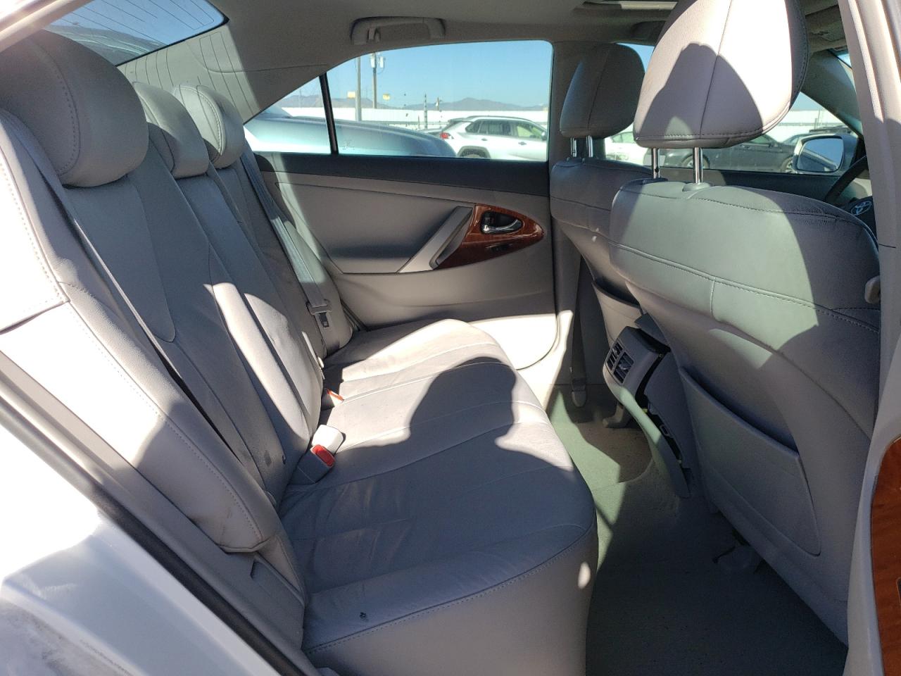 2010 Toyota Camry - Image 10