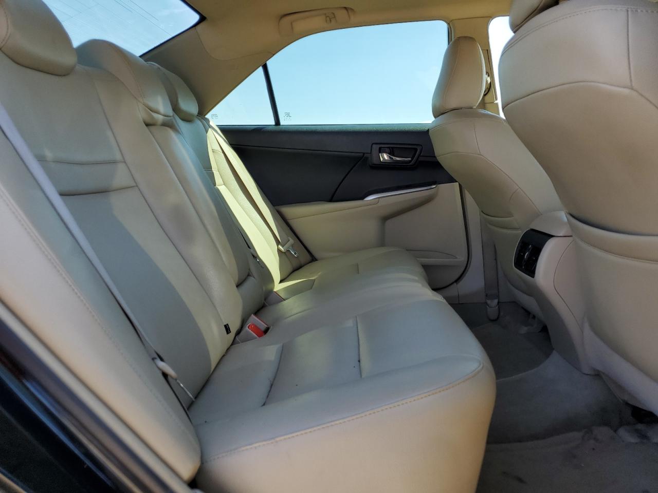 2014 Toyota Camry - Image 10