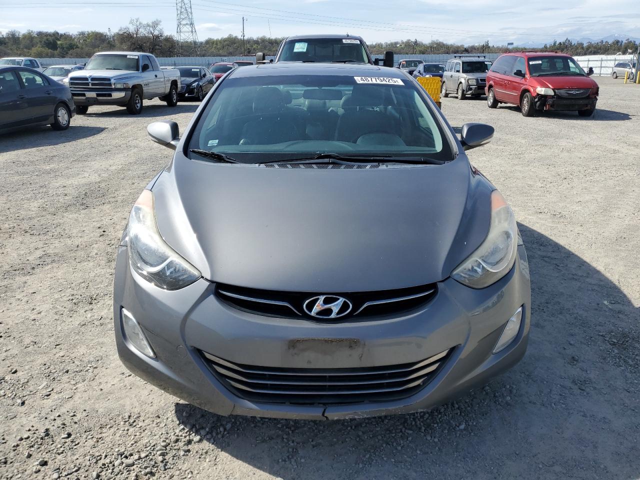 2011 Hyundai Elantra - Image 5