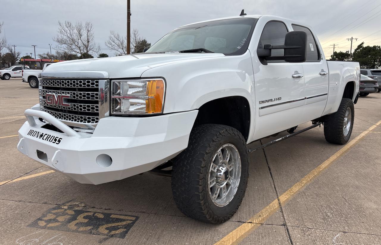2014 GMC Sierra - Image 2