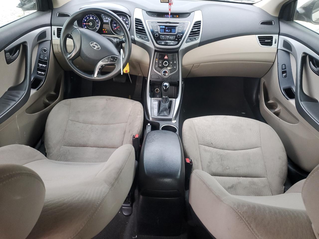 2015 Hyundai Elantra - Image 8