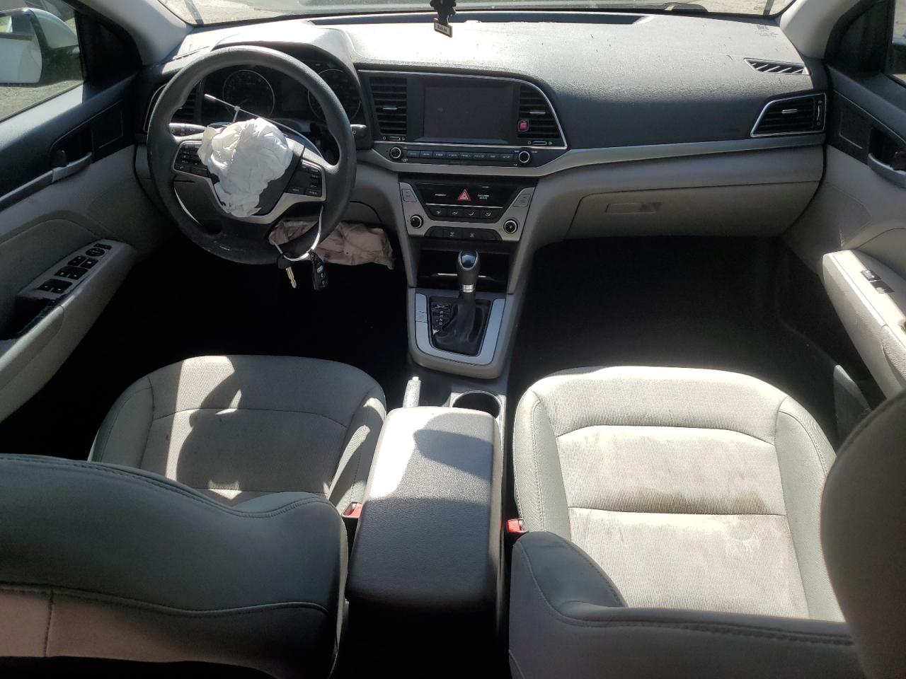 2017 Hyundai Elantra - Image 8