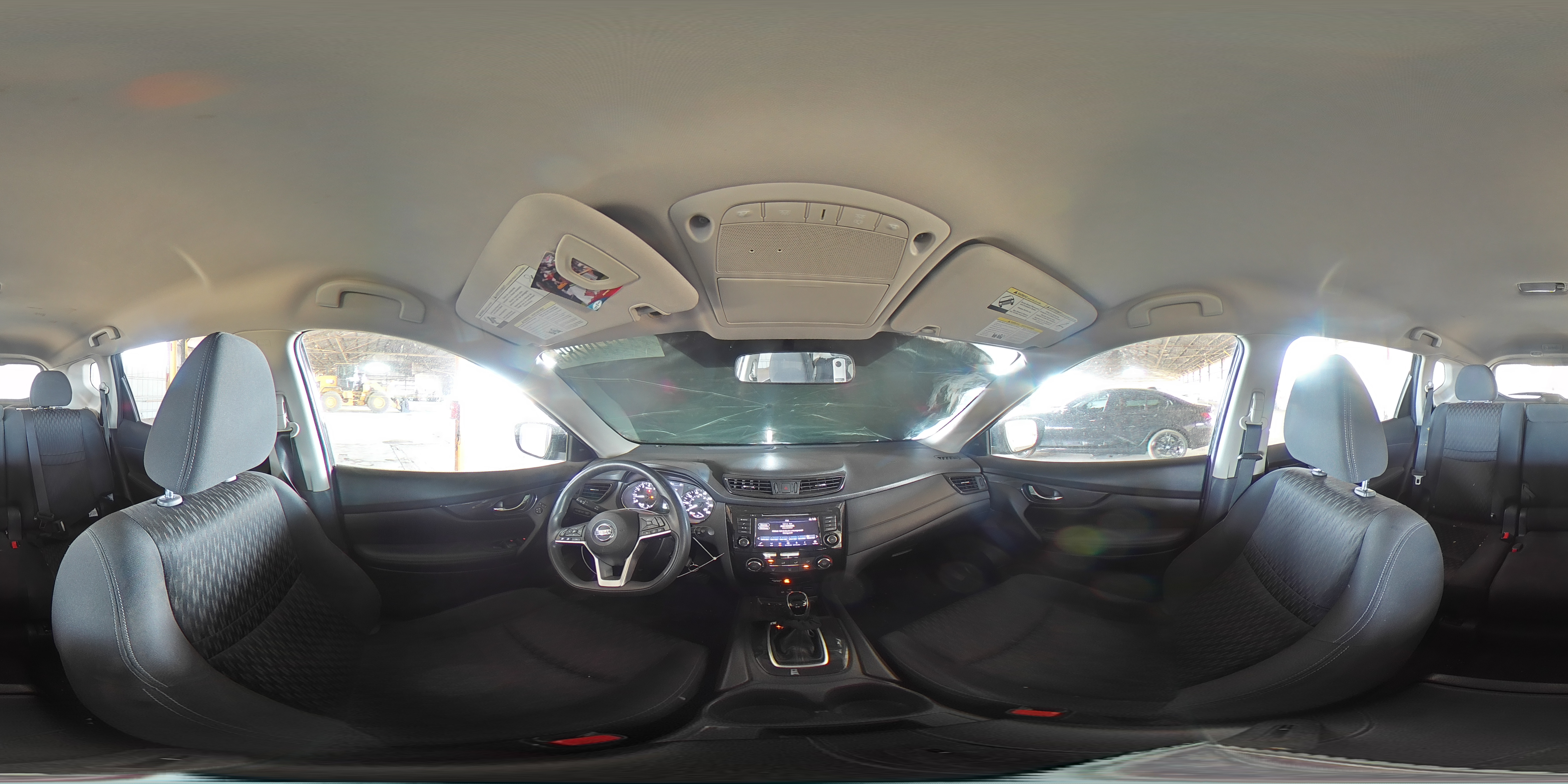2018 Nissan Rogue - Image 13
