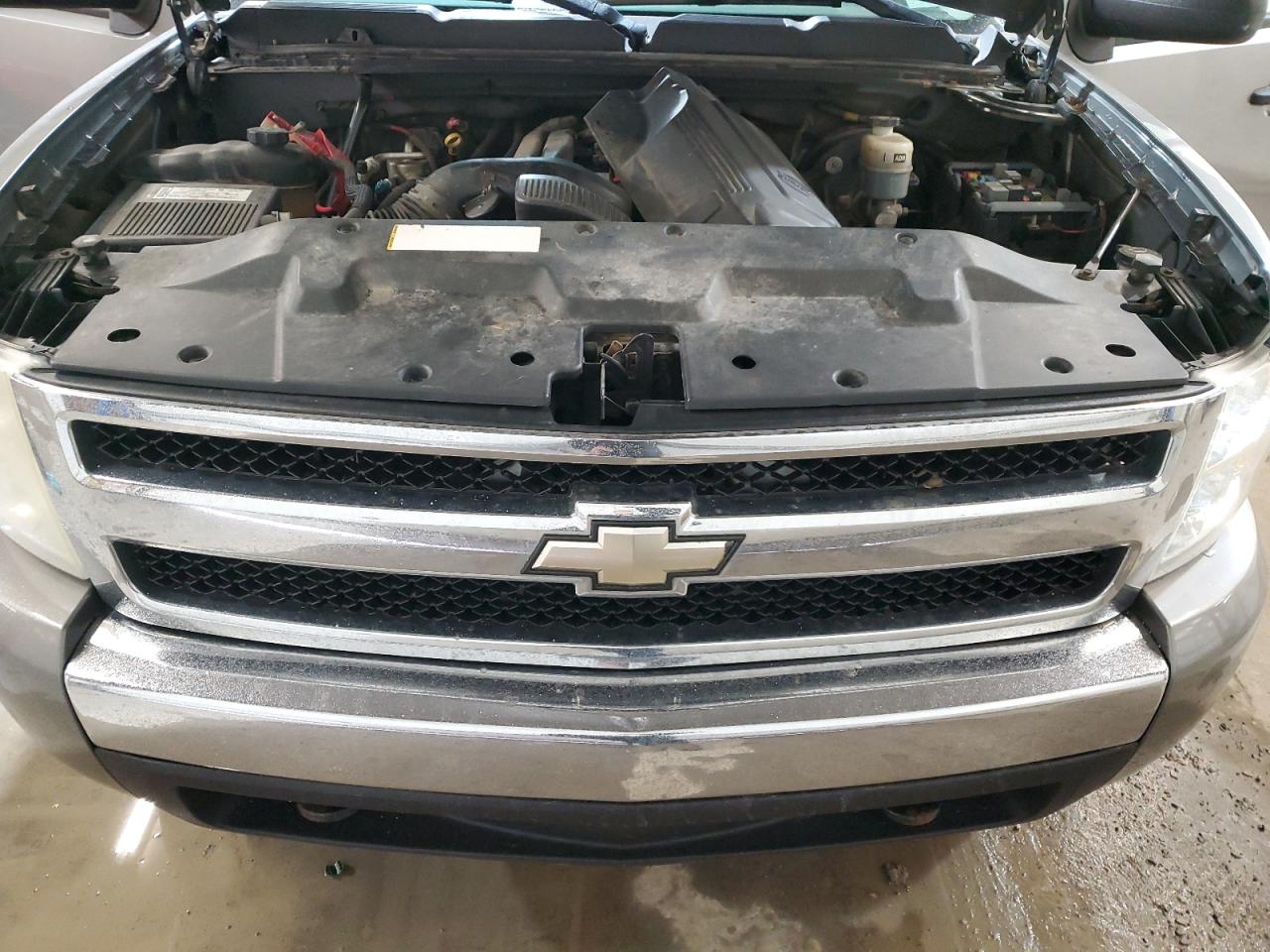 2008 Chevrolet Silverado - Image 11
