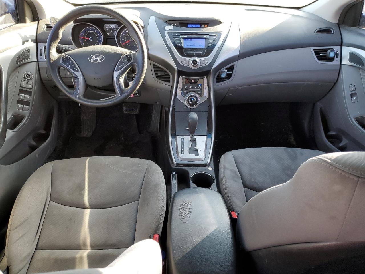 2013 Hyundai Elantra - Image 8