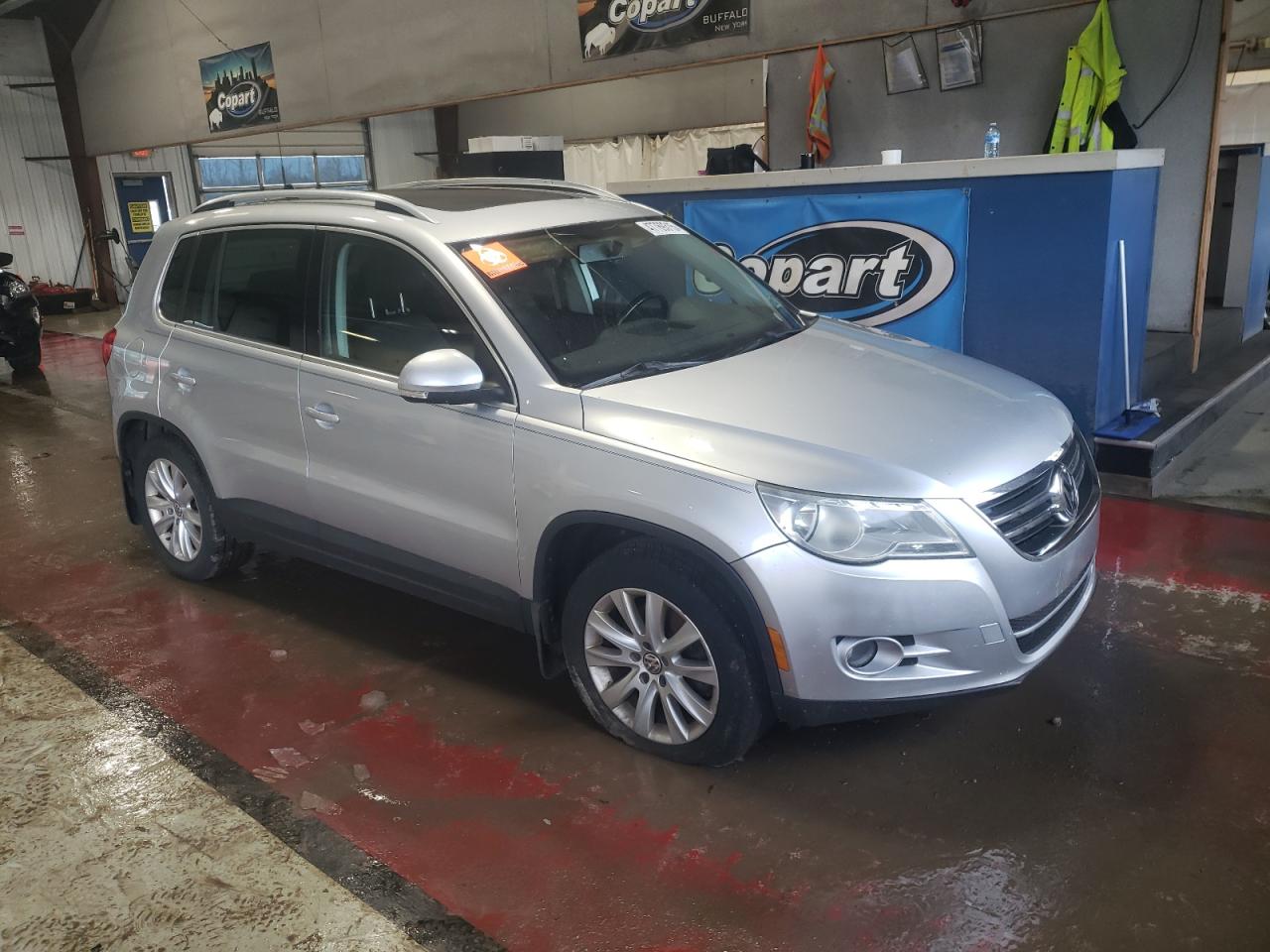 2009 Volkswagen Tiguan - Image 4