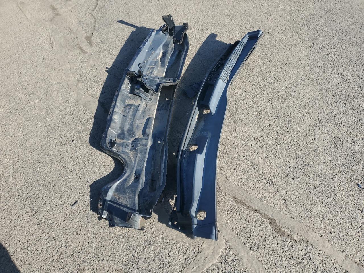 2014 Toyota Prius - Image 12