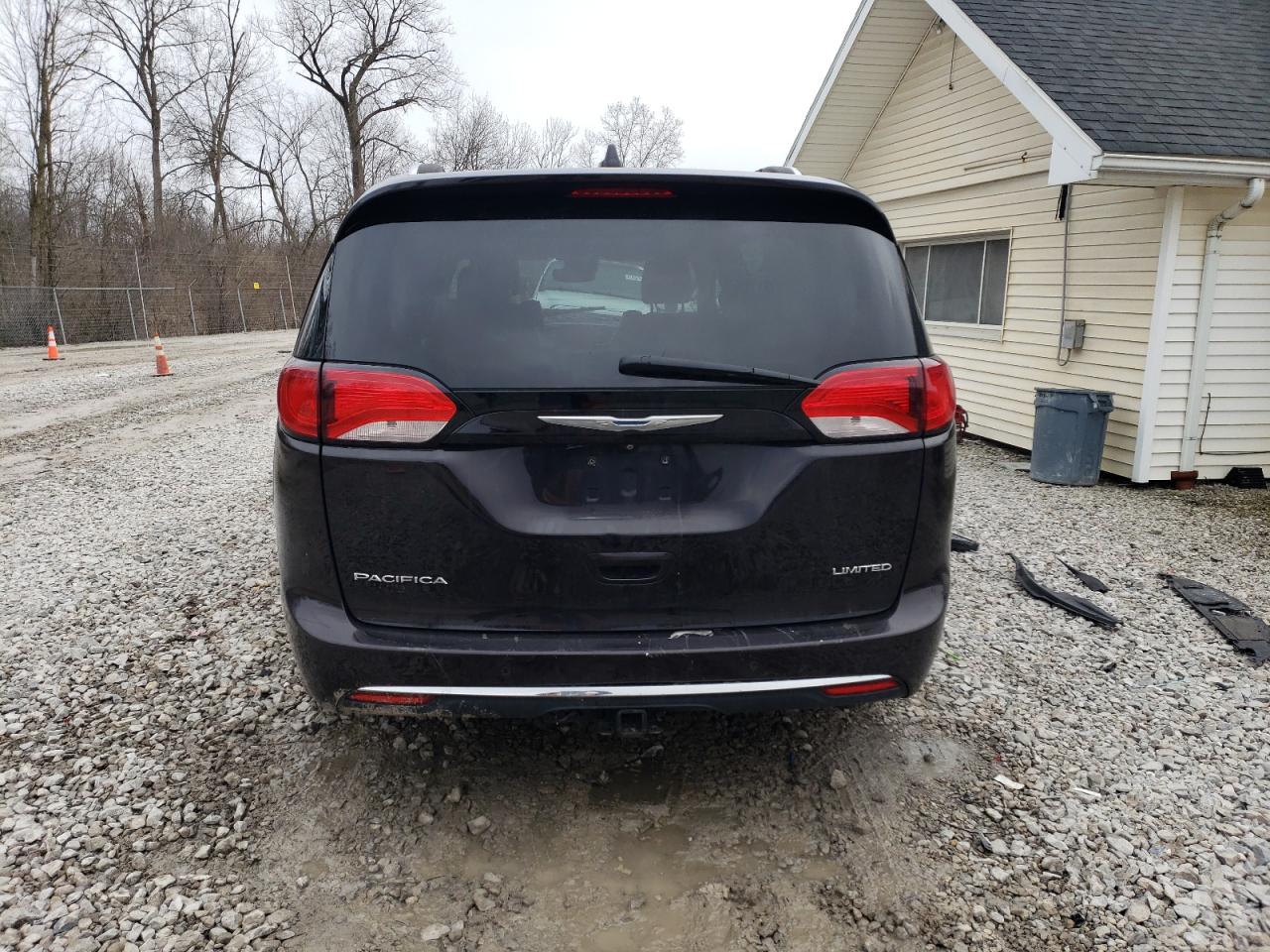 2017 Chrysler Pacifica - Image 6