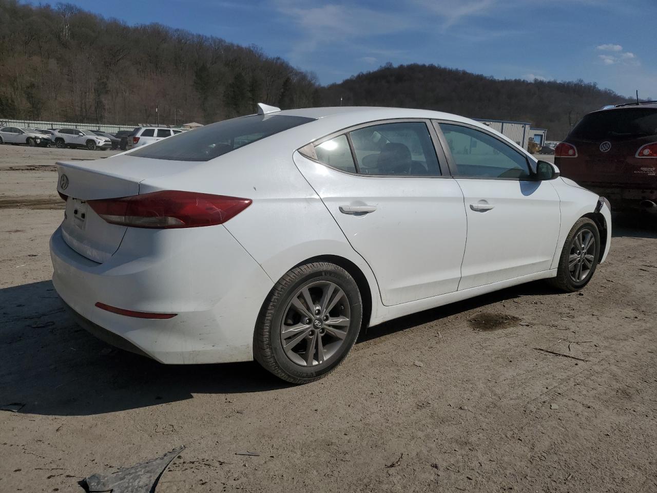 2018 Hyundai Elantra - Image 3