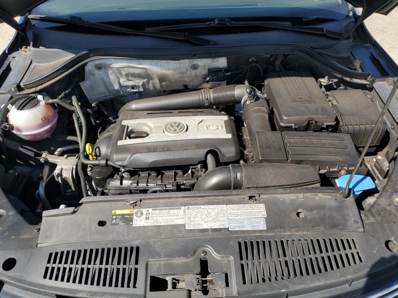 2016 Volkswagen Tiguan - Image 13