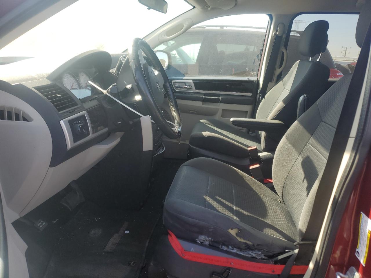 2010 Dodge Caravan - Image 7