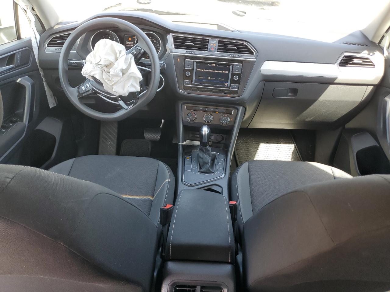 2021 Volkswagen Tiguan - Image 8