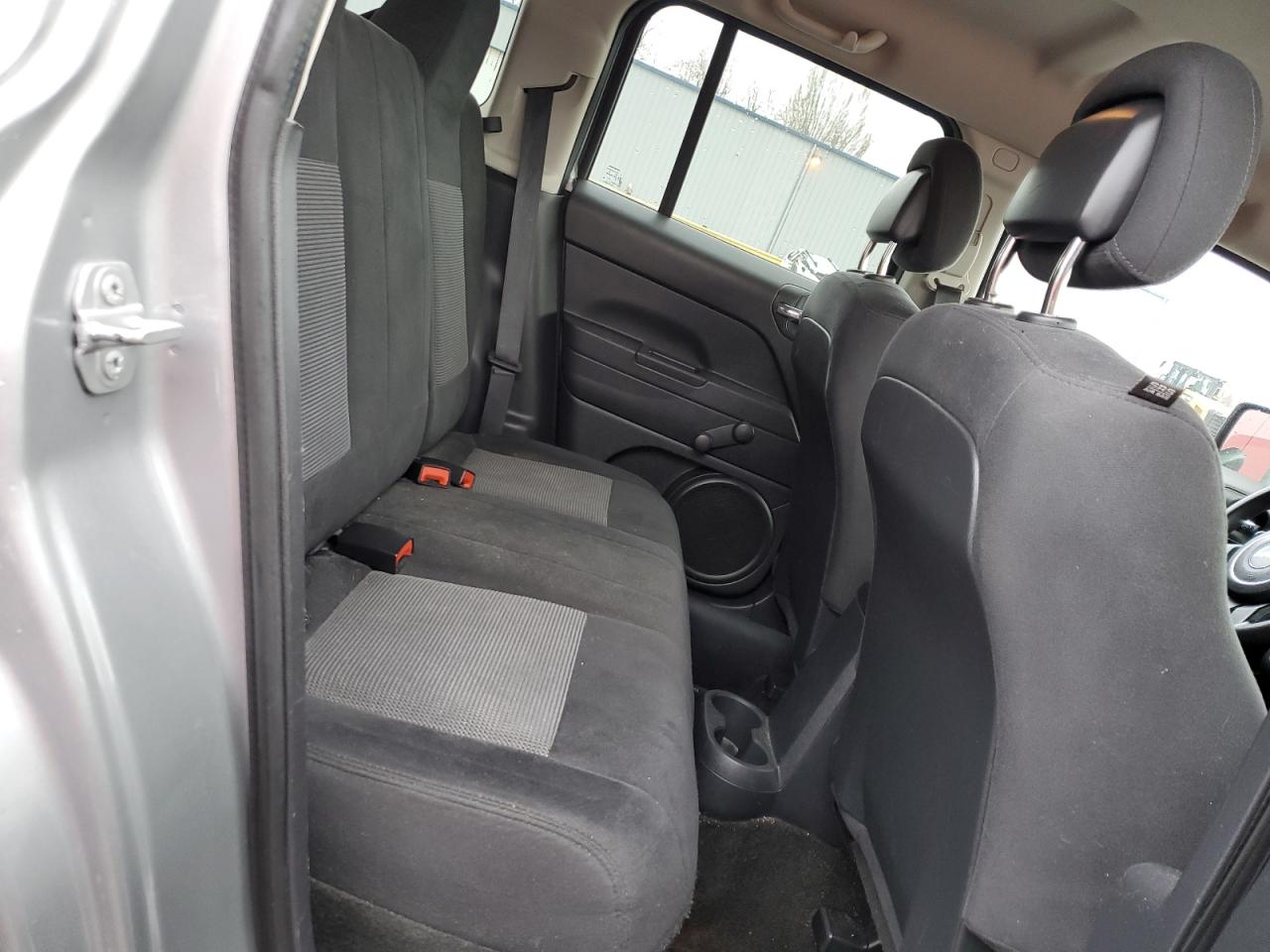 2015 Jeep Liberty (Patriot) - Image 11