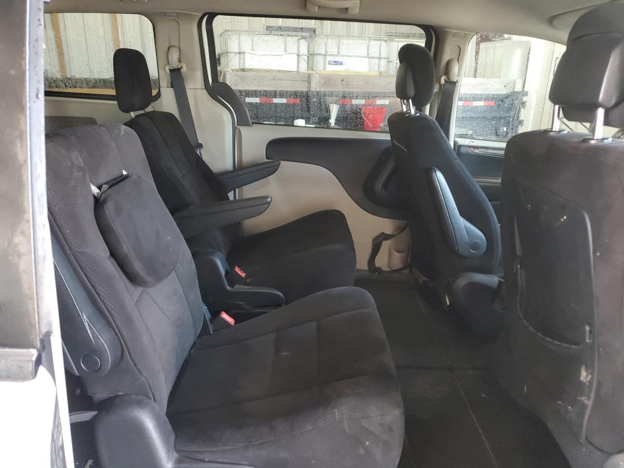 2011 Dodge Caravan - Image 11