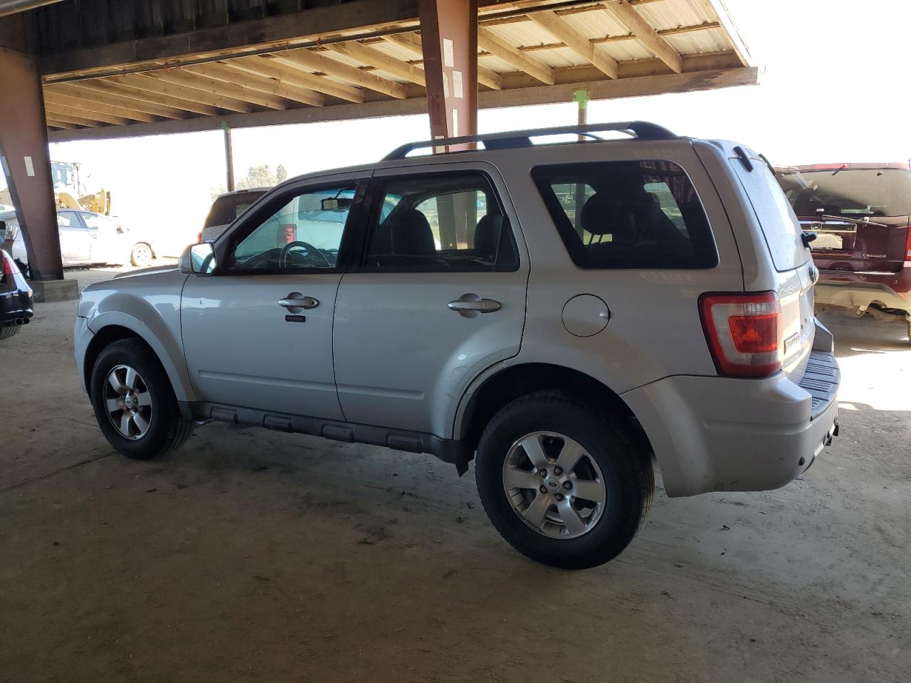 2009 Ford Escape - Image 2