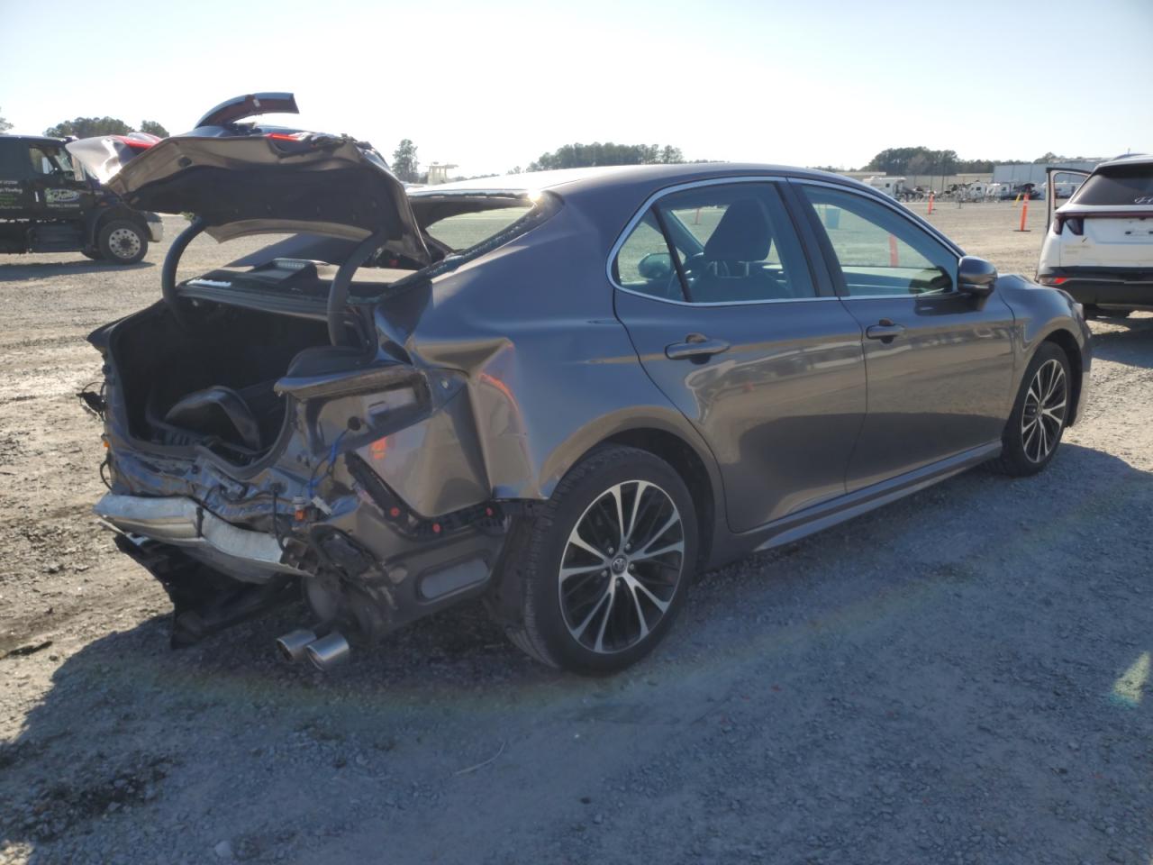 2018 Toyota Camry - Image 3