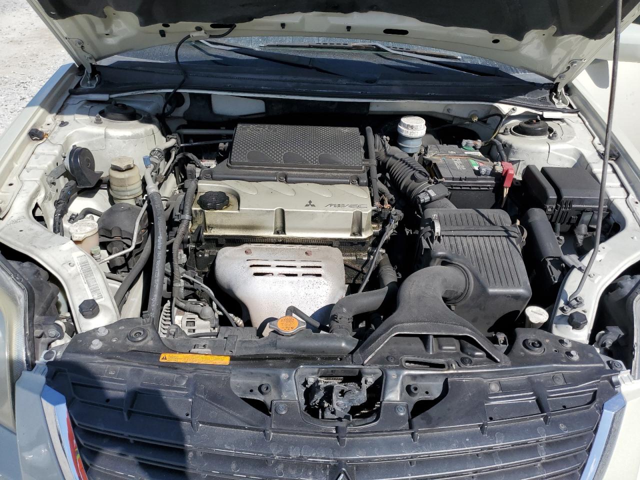 2009 Mitsubishi Galant - Image 13