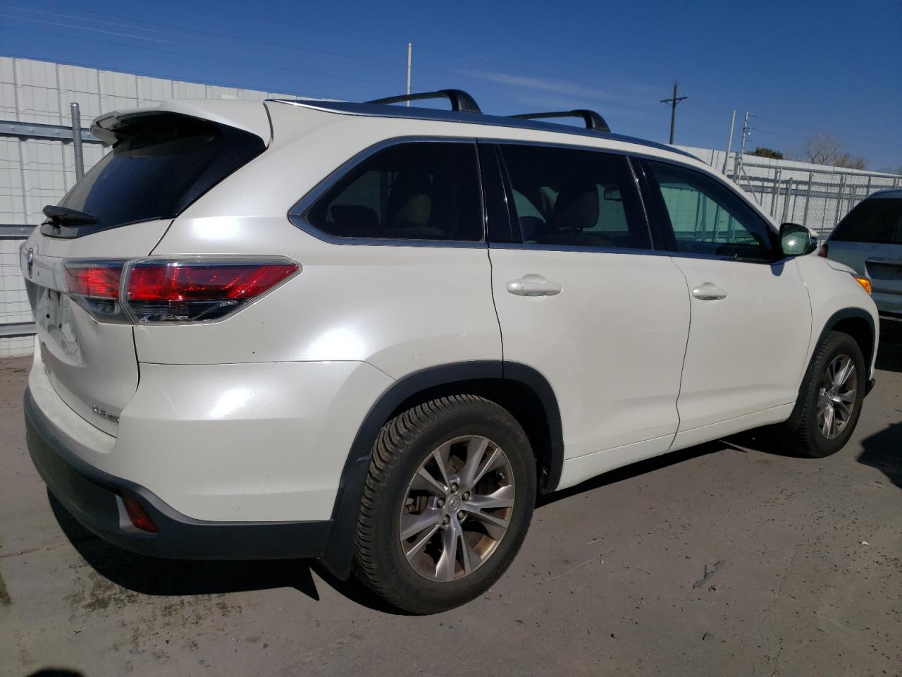 2014 Toyota Highlander - Image 3