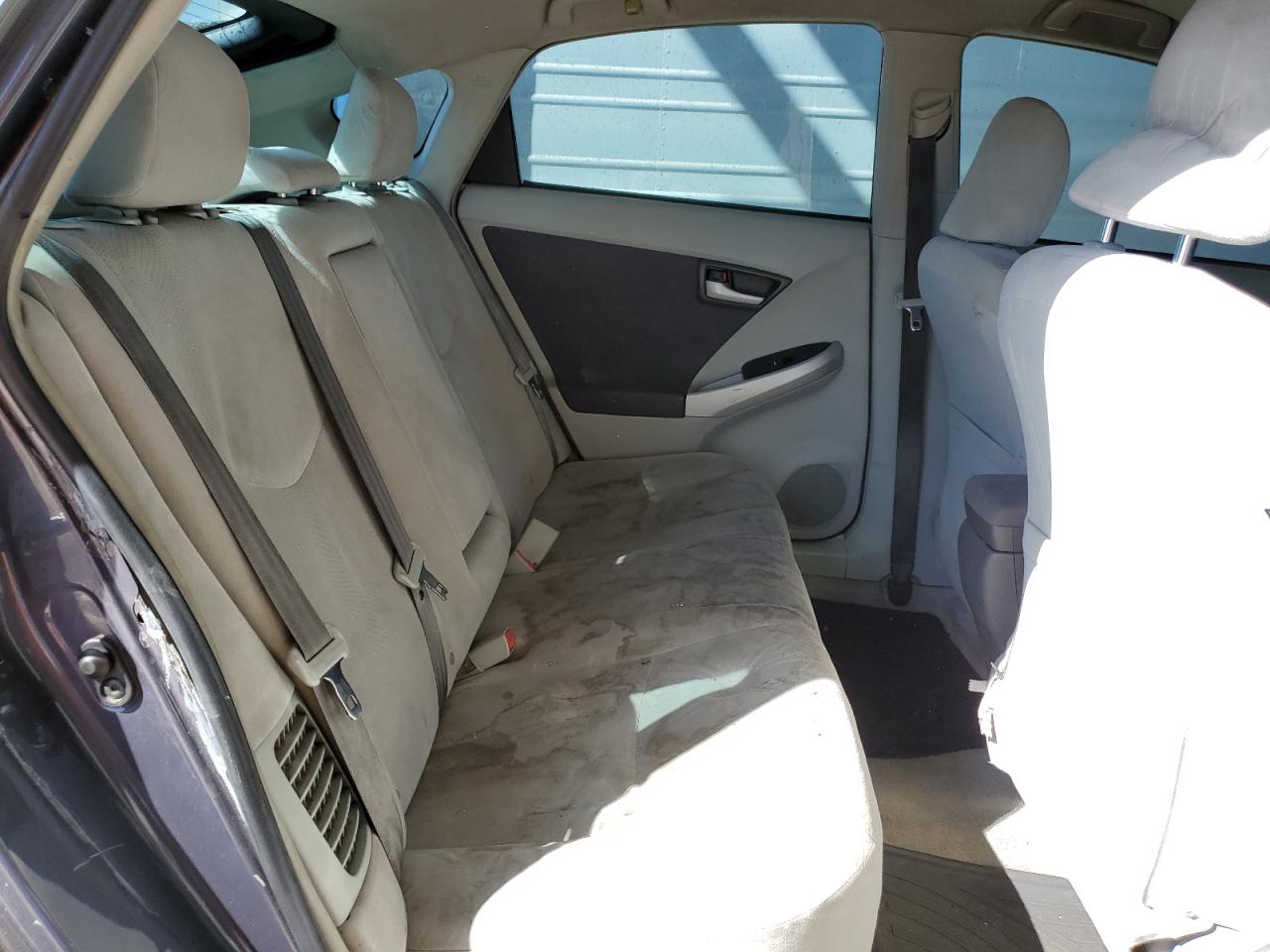 2010 Toyota Prius - Image 11