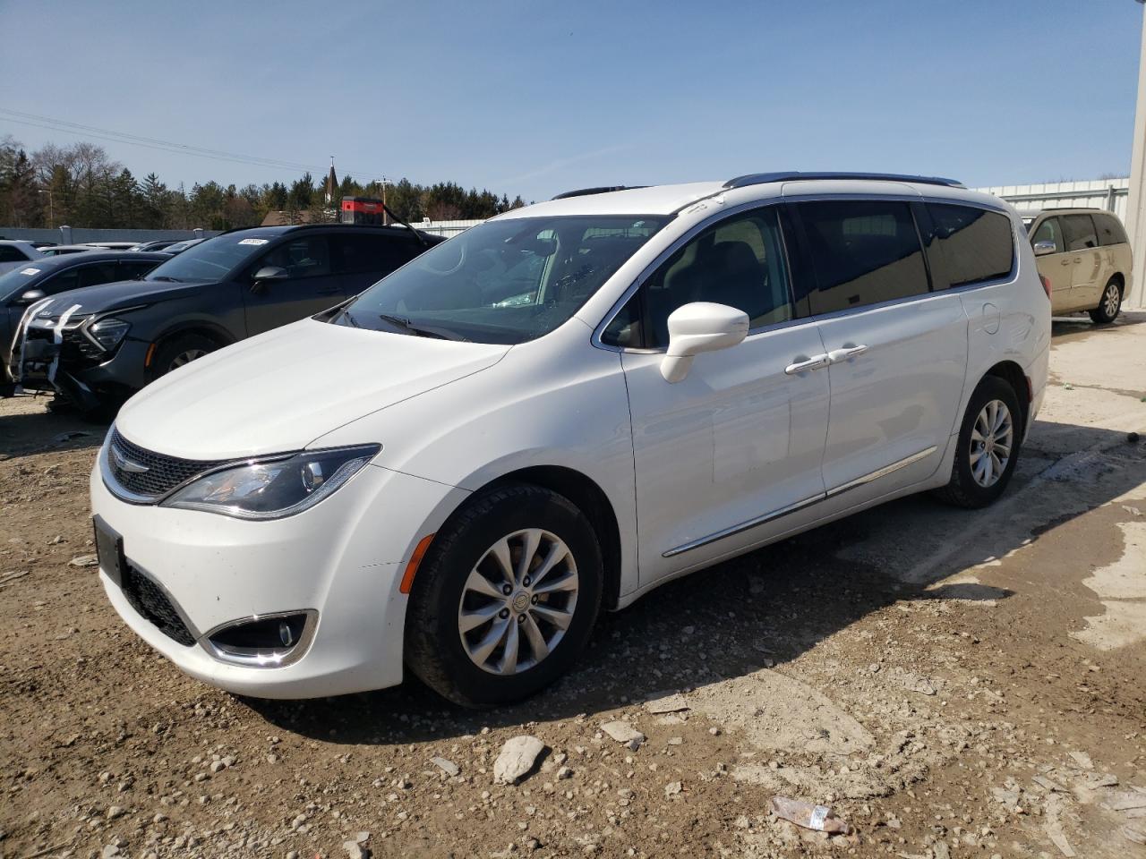 2018 Chrysler Pacifica - Image 1