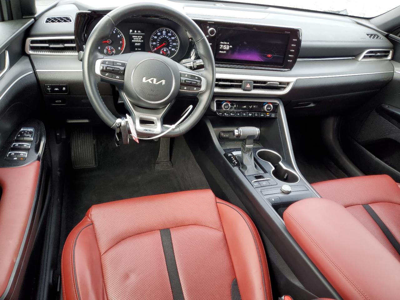 2023 Kia K5 - Image 8