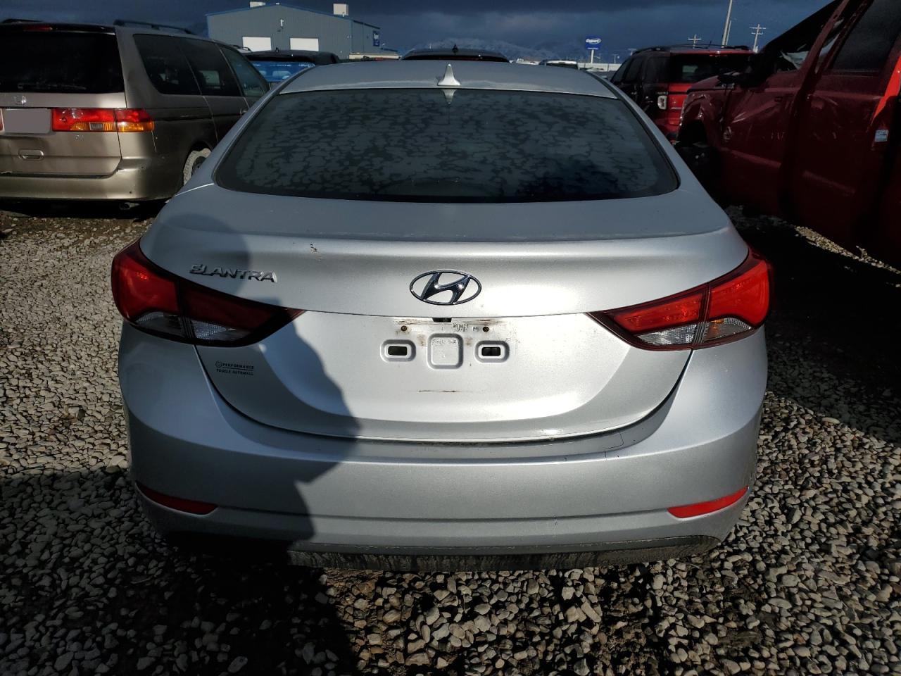 2016 Hyundai Elantra - Image 6