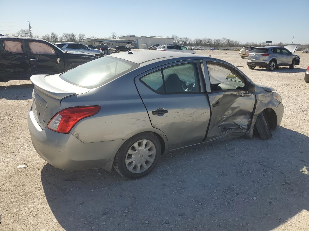 2014 Nissan Versa - Image 3