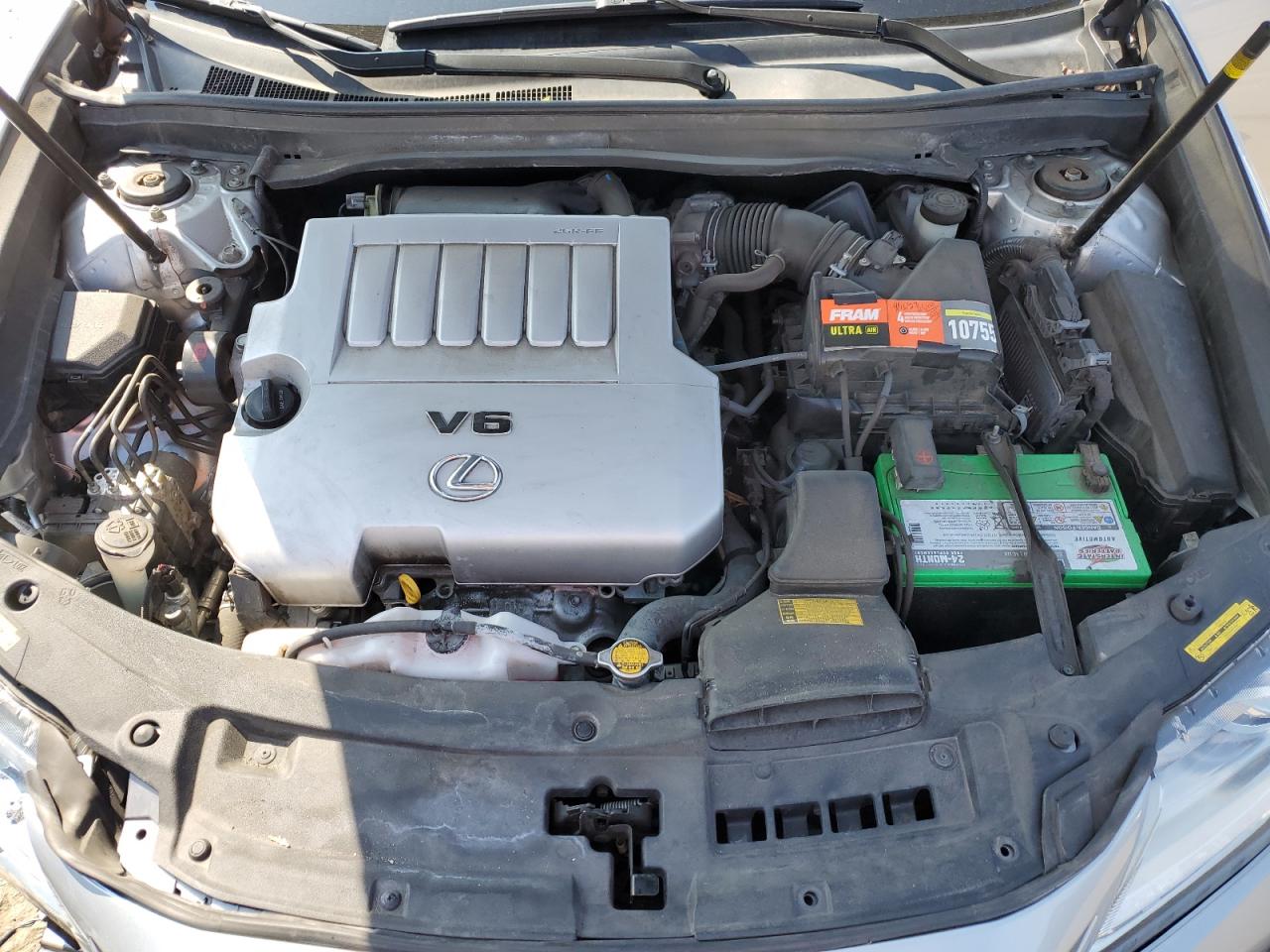 2014 Lexus ES - Image 11