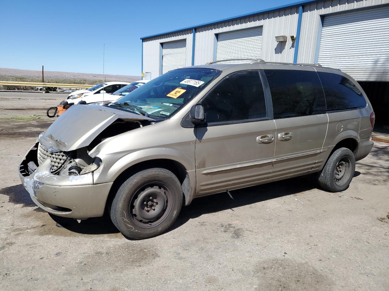 2002 Chrysler Town & Country Limited იყიდება Albuquerque-ში, NM - Front End