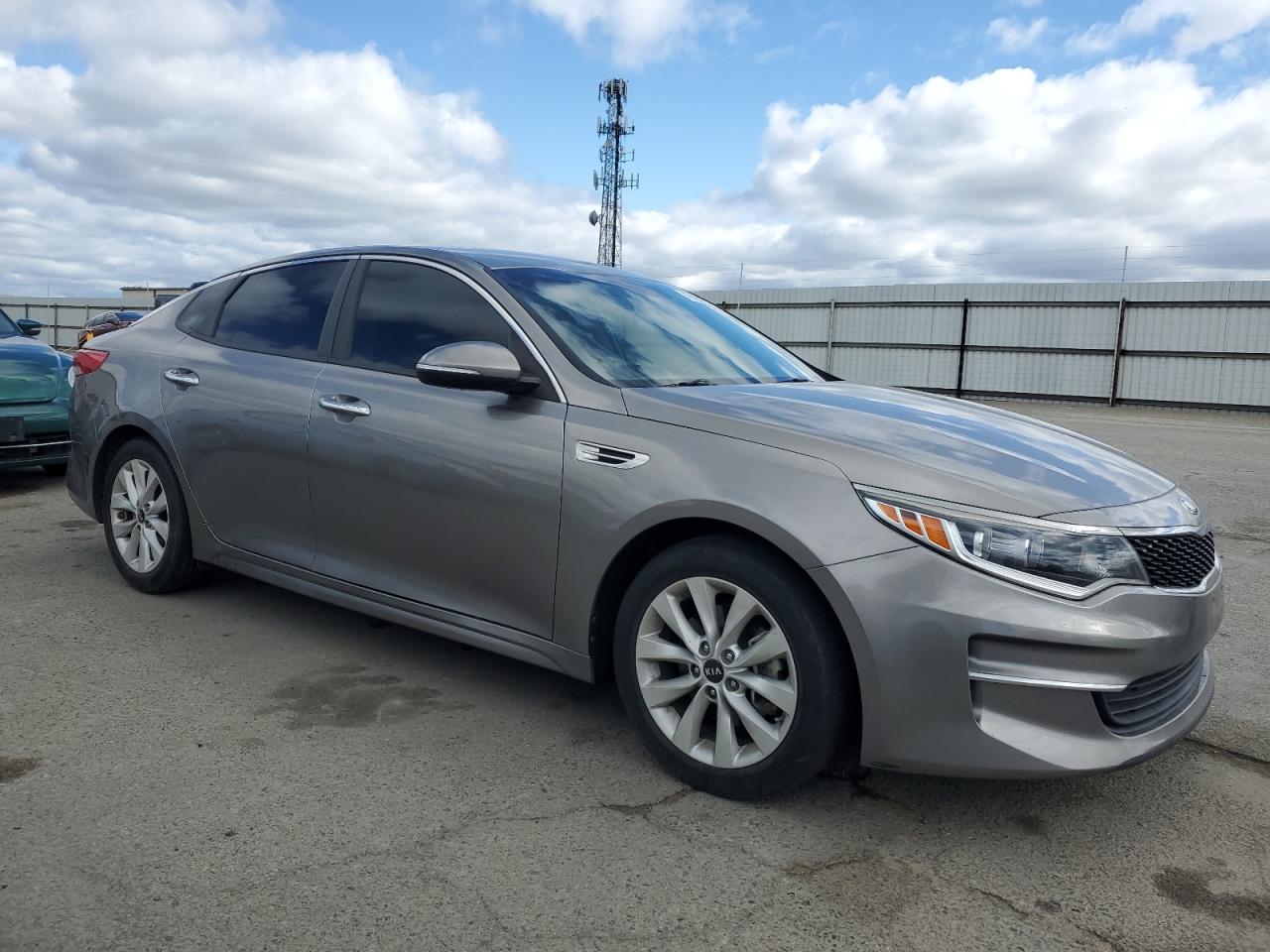 2018 Kia Optima - Image 4