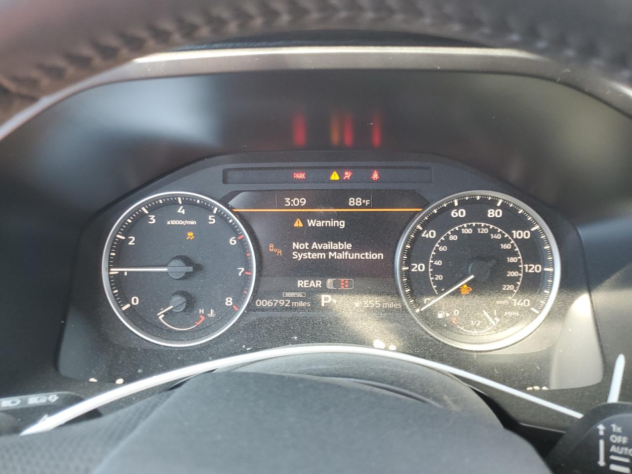 2024 Mitsubishi Outlander - Image 9