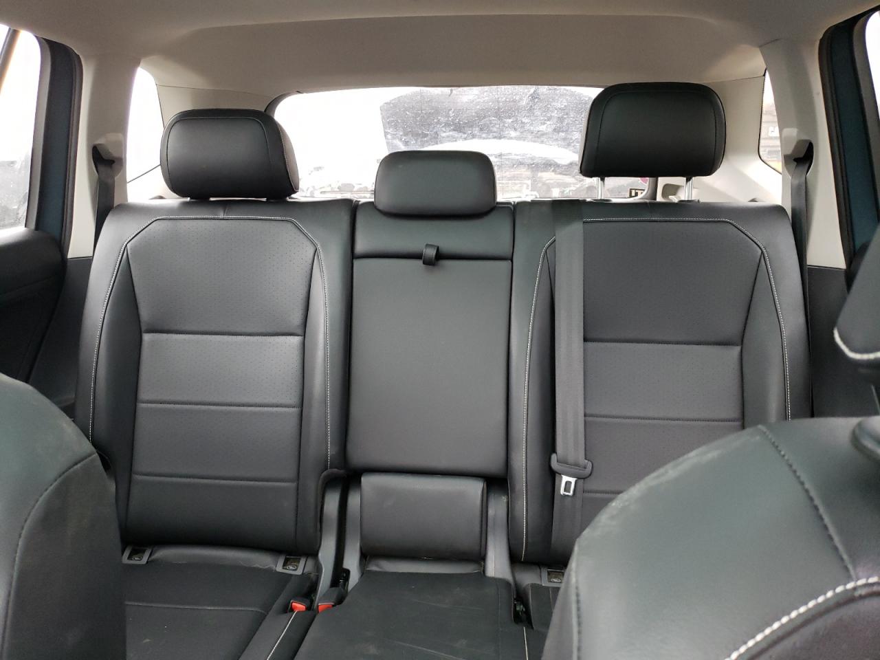 2021 Volkswagen Tiguan - Image 10