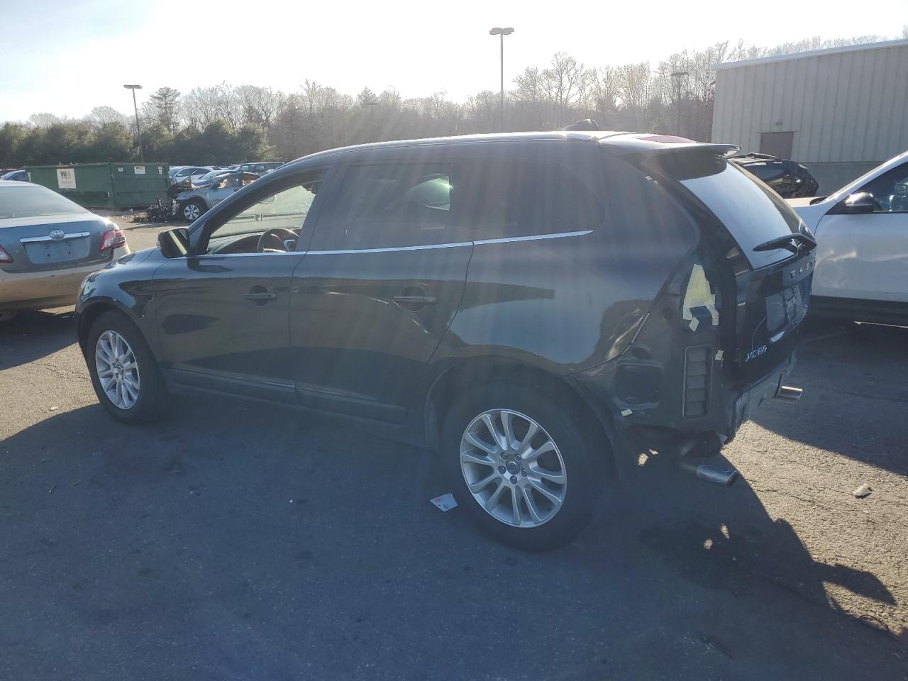 2010 Volvo XC60 - Image 2