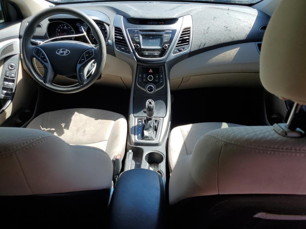 2016 Hyundai Elantra - Image 8