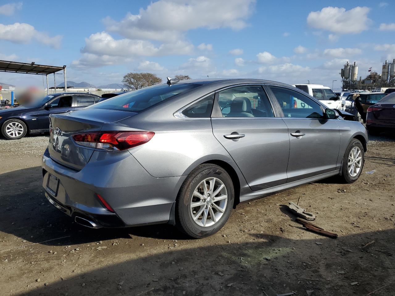2018 Hyundai Sonata - Image 3