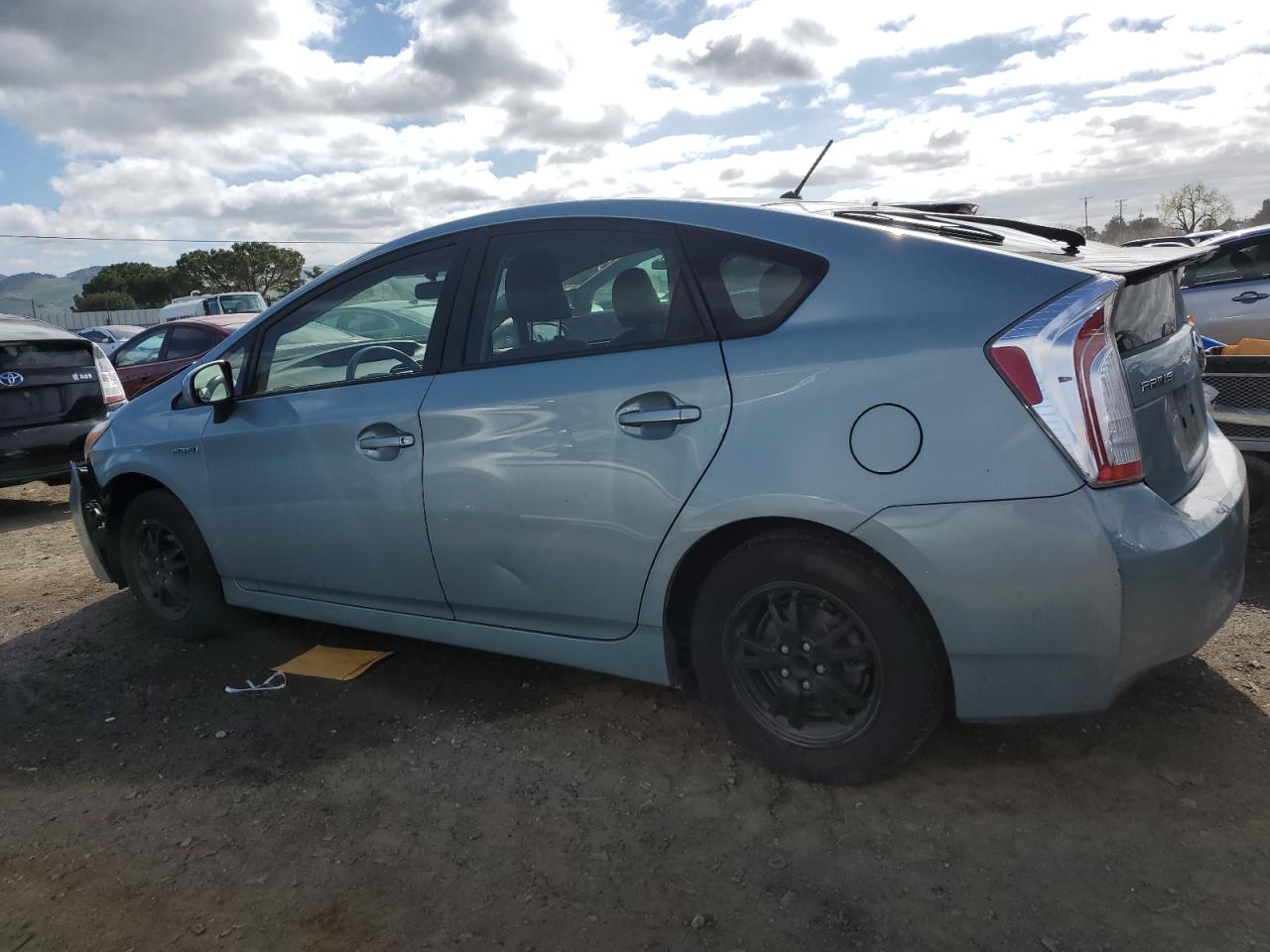 2014 Toyota Prius - Image 2