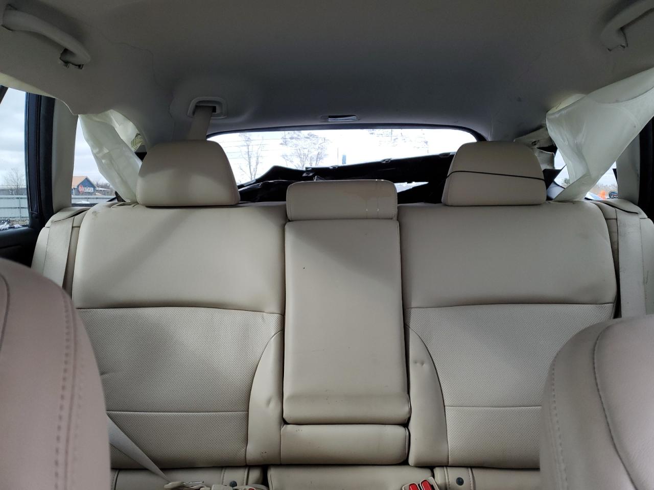 2015 Subaru Outback - Image 10