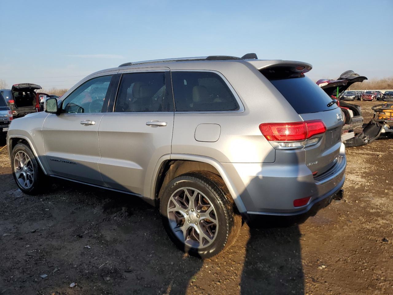 2018 Jeep Grand Cherokee - Image 2