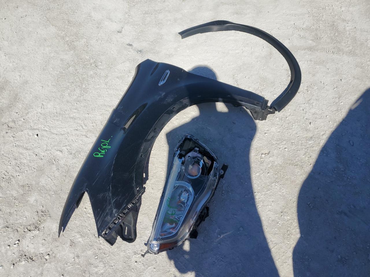 2018 Mitsubishi Outlander - Image 13